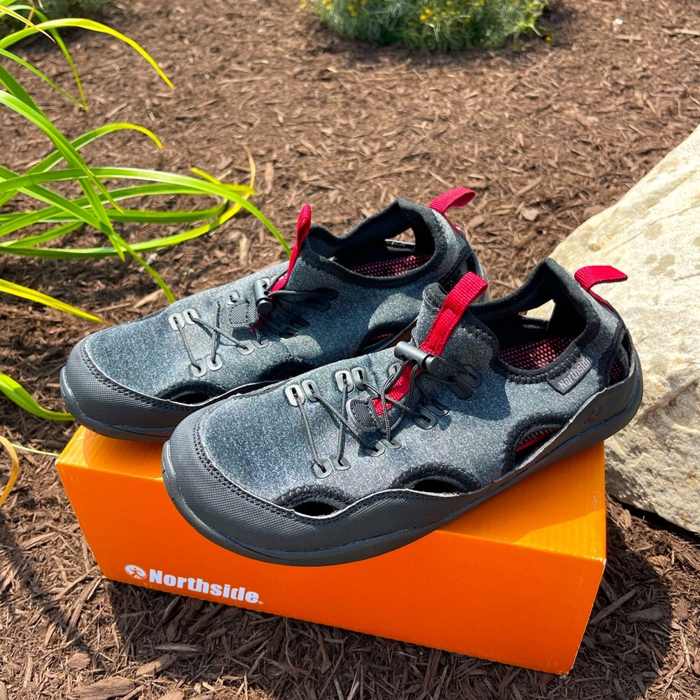 Northside Mens Mosser water shoes black size 8